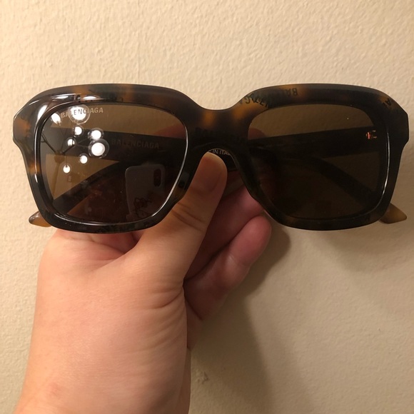 Balenciaga Havana Sunglasses - Picture 6 of 8